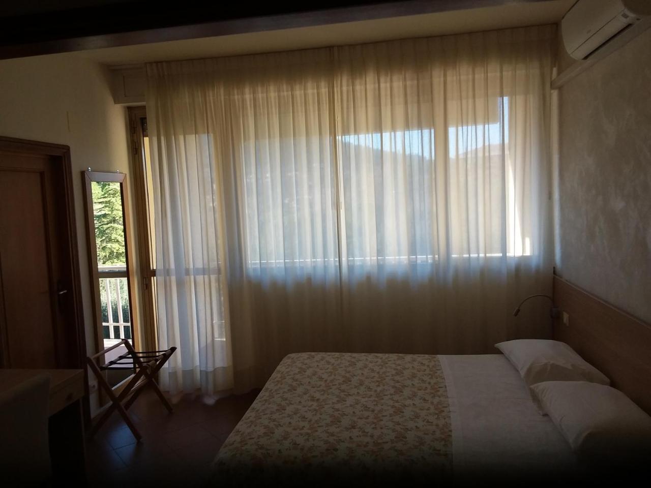 Albergo Nyers Perugia Exterior photo