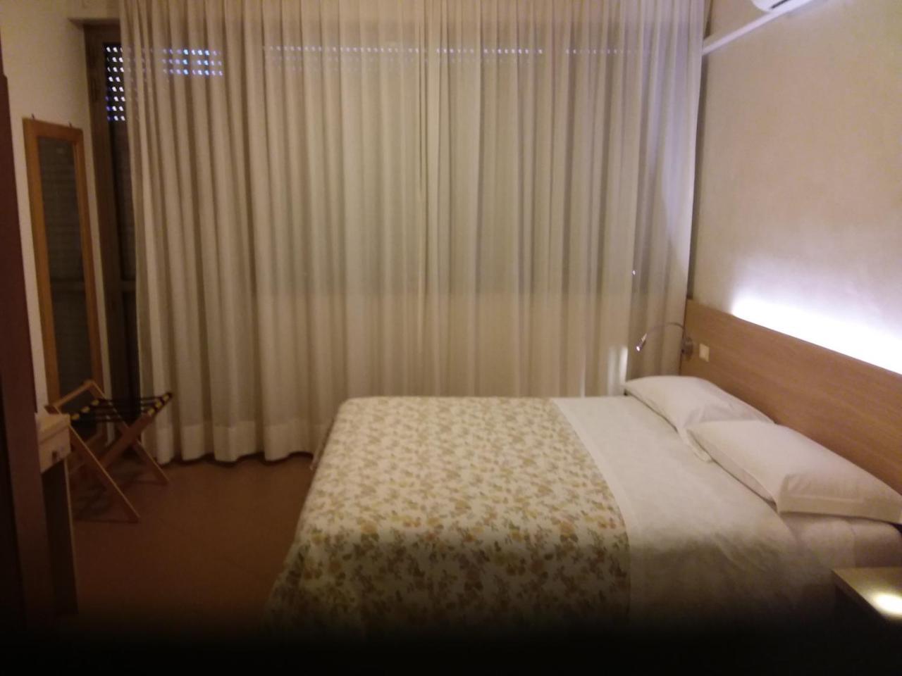 Albergo Nyers Perugia Exterior photo